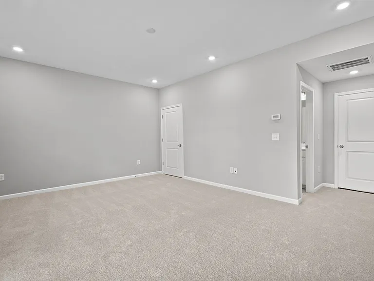 1136 Commack Dr — Photo 32