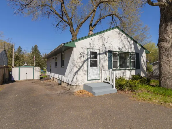 105 Warner Ave S, Willernie, MN 55090