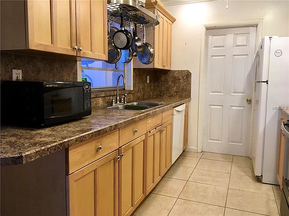 4th image of 1053 Hinton St