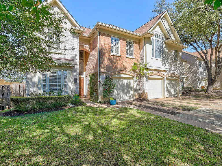 3800 Bailey Ln #F-1 — Photo 2
