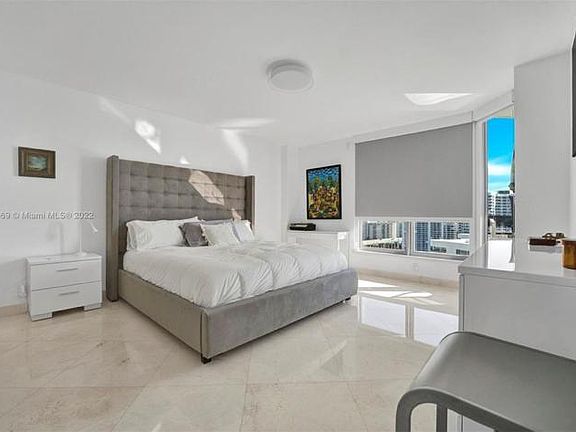 3rd image of 3530 Mystic Pointe Dr APT 2413