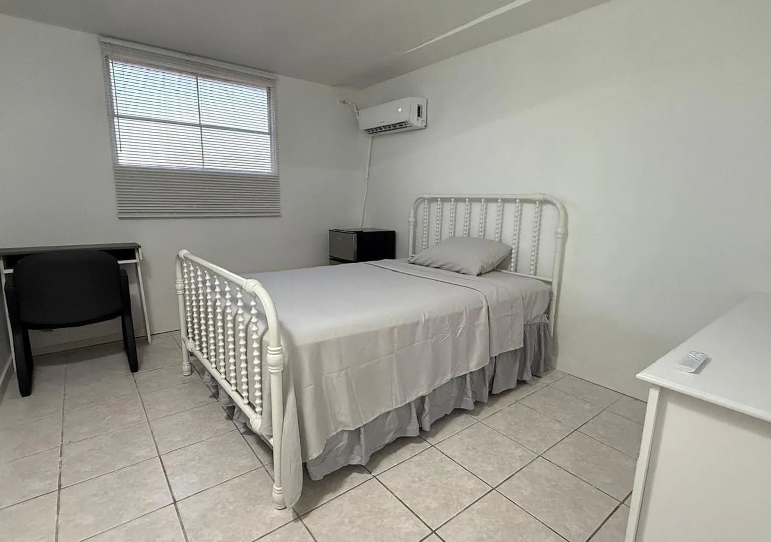 4 bed, 2.0 bath, 1800 sqft, $815 — Photo 2