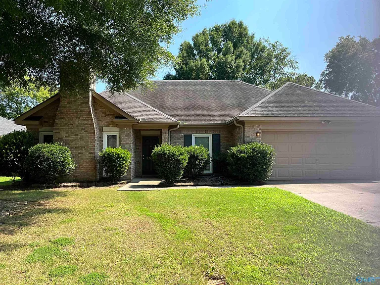 9718 Wallwood Dr — Photo 1