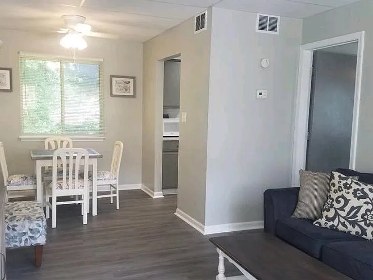 136 Cambridge Ave W #14 — Photo 1