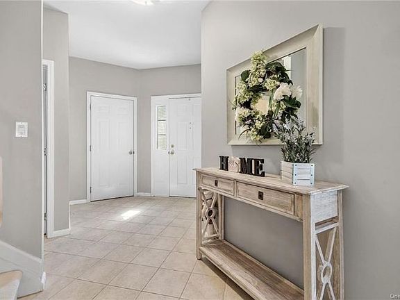 3rd image of 179 Woodlands Dr