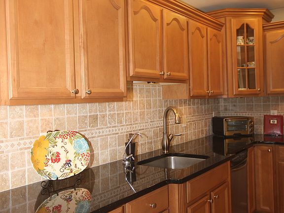 4th image of 315 Tyler Ave