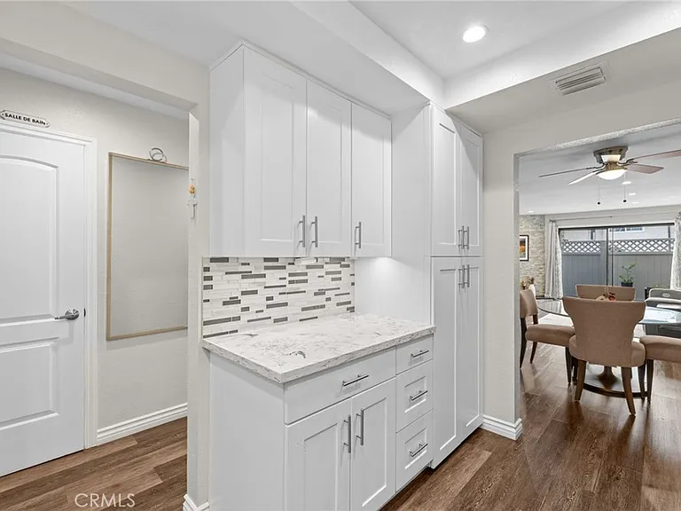 545 E Cypress Ave #F — Photo 8