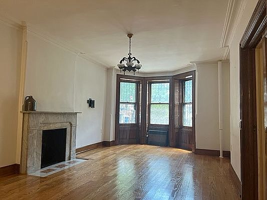 1st image of 121 Prospect Park W Floor 1