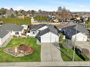 405 W Canyon Lakes Dr, Kennewick, WA 99337