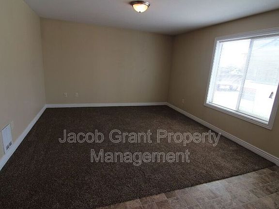 4th image of 245 Opal Ct APT 1A