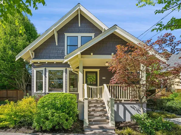 1135 SE Bidwell St, Portland, OR 97202