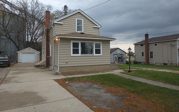 5th image of 424 Washington St