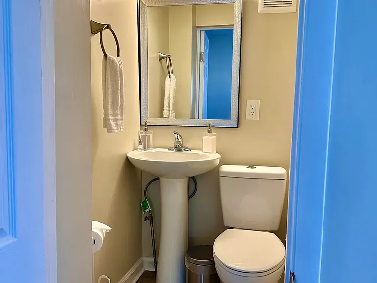 237 Chestnut St — Photo 11