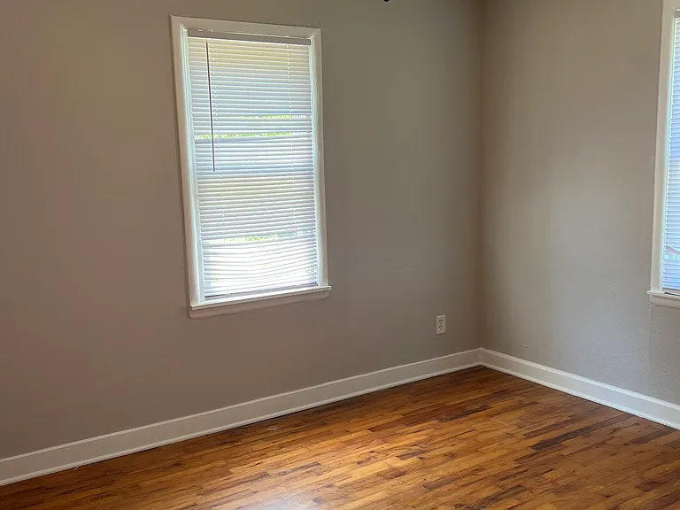 2910 W Harrison St — Photo 3
