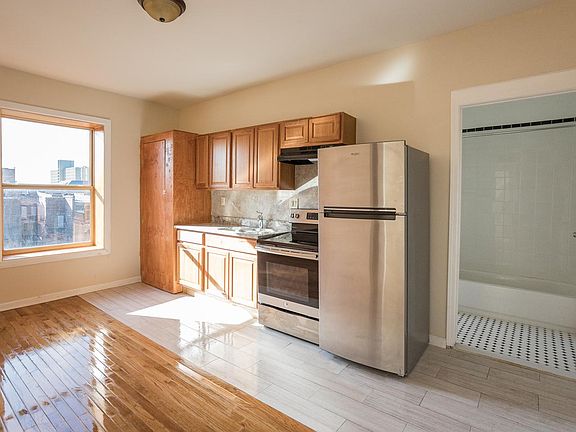 3rd image of 253 Erskine St APT 203