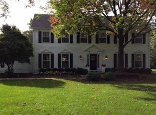 1566 Clover Dr, Inverness, IL 60067