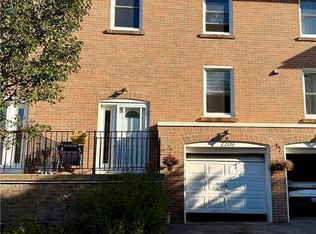 2209 Mountain Grove Ave #14, Burlington, ON L7P 2H8