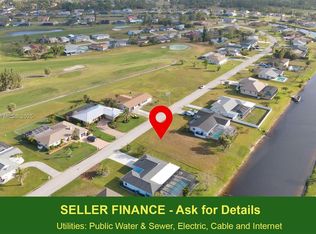 101 Caddy Rd, Rotonda West, FL 33947