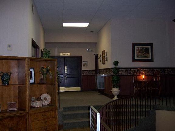 4th image of 623 Dryden Dr