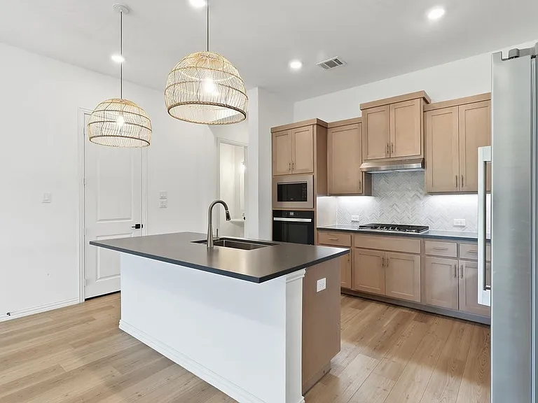 1264 Daybreak Dr — Photo 15