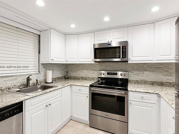 3rd image of 9430 Live Oak Pl APT 407