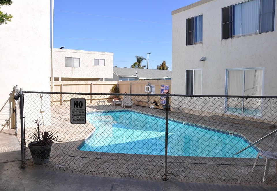 2nd image of 635 Emory St APT 08