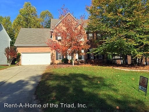 1st image of 27 Holly Springs Ln