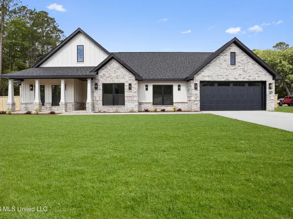 8421 Pine Cone Dr, Gautier, MS 39553