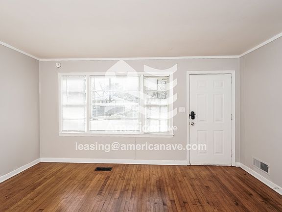 972223_003_living_room_14394531.jpg