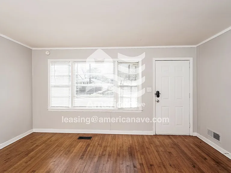 972223_003_living_room_14394531.jpg