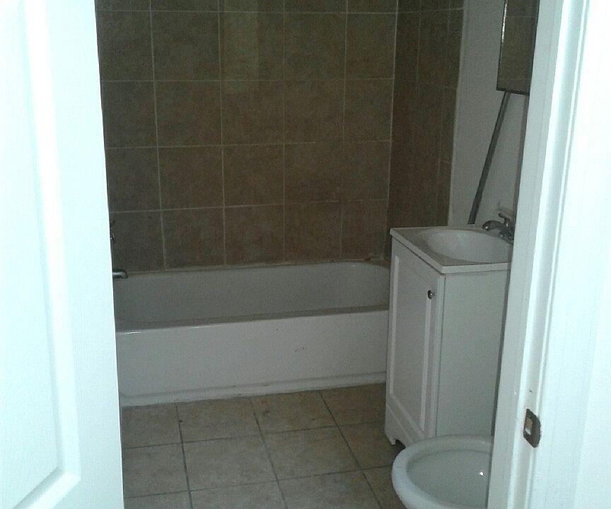 2nd image of 5900 Pine St #3