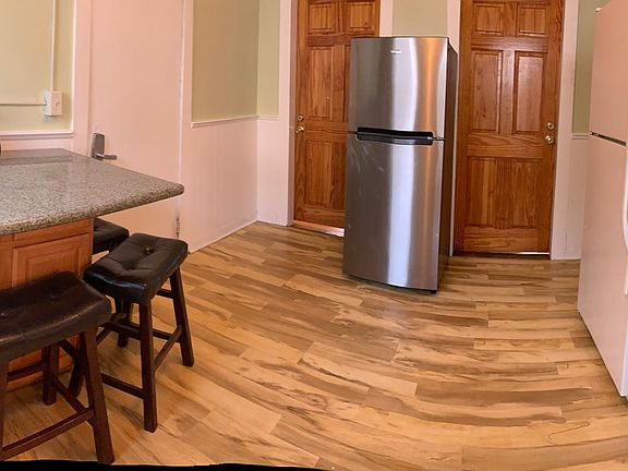 5th image of 85 1/2 Vinton St Room 2