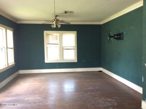 5th image of 215 W Plaquemine St