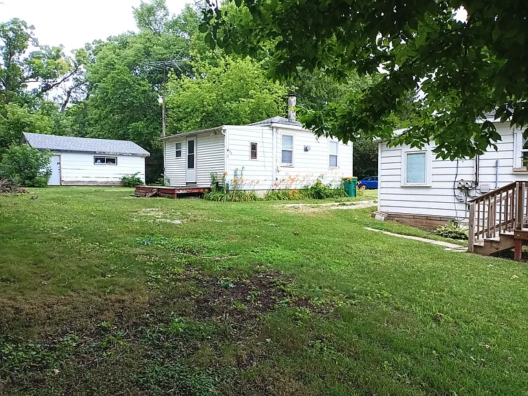 92 Maude Ave #2 — Photo 2
