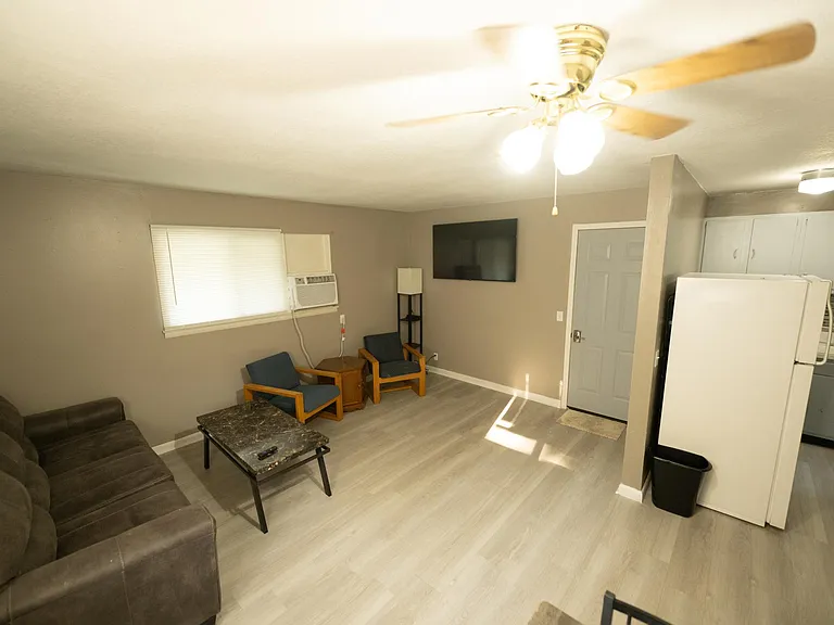2022 Gloria Ave #A — Photo 2