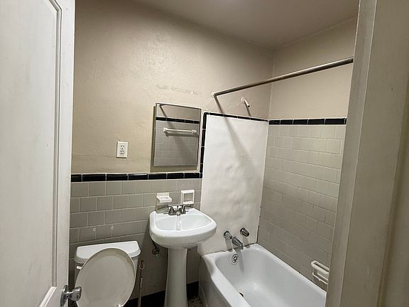 5th image of 106 Jardine Rd #B