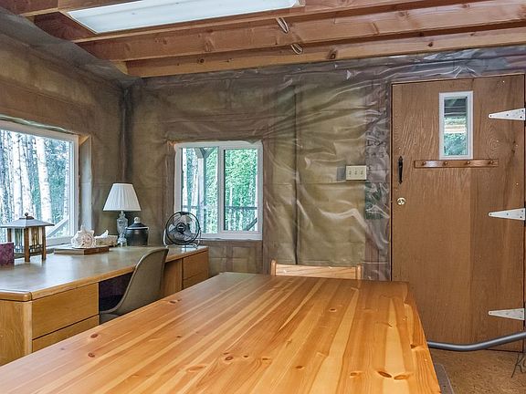 3rd image of 1920 Lynx Ln