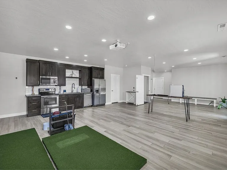 2792 S 3250 W — Photo 33