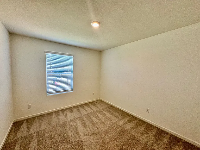 1809 Columbia Dr — Photo 5