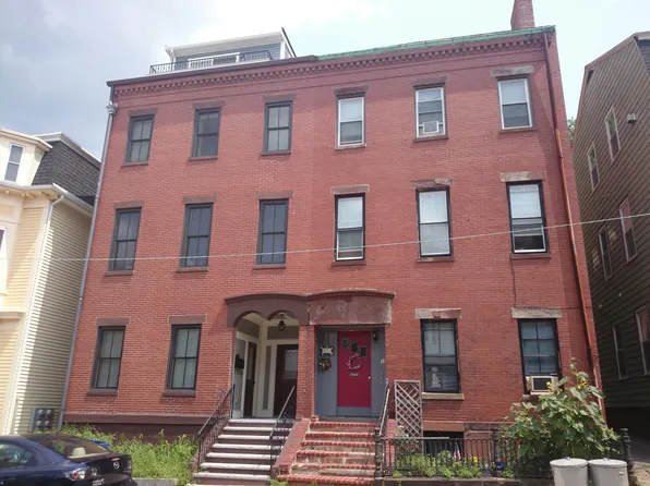 10 Gates St, South Boston, MA 02127