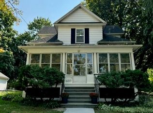 607 W McConnell St, Saint Johns, MI