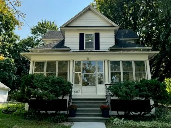 607 W McConnell St, Saint Johns, MI 48879