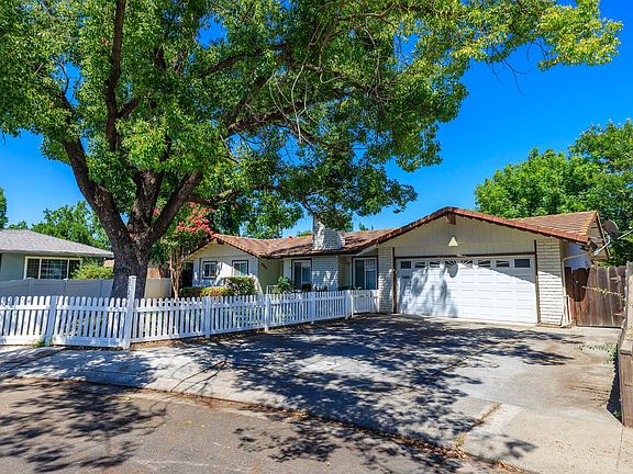 2nd image of 2704 Aston Ct