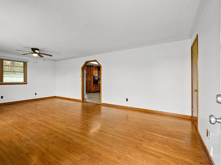 3561 Pickering Rd — Photo 6