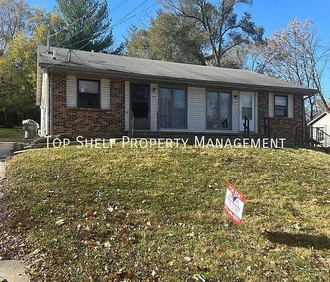 2142 SE 9th St — Photo 1