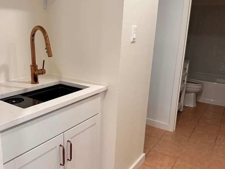 403 Post Road Dr — Photo 18