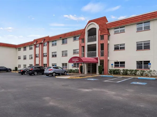 1860 Massachusetts Ave NE APT 206, Saint Petersburg, FL 33703