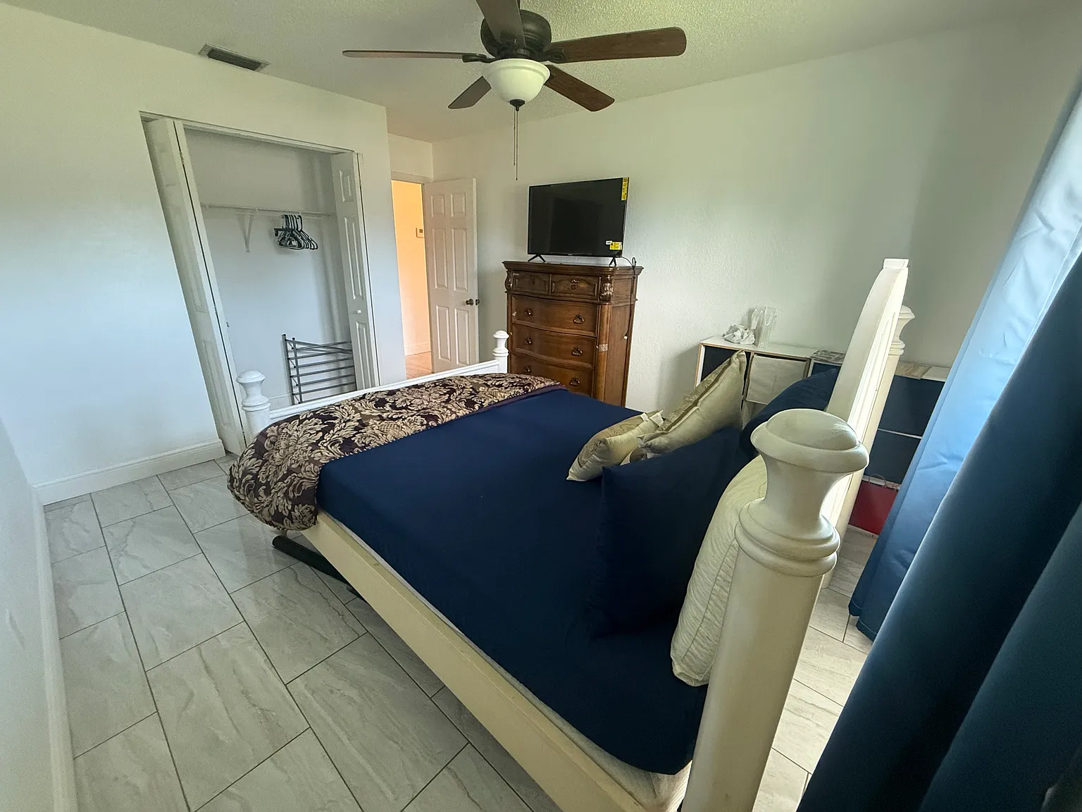 3 bed, 1650 sqft, $2,400 — Photo 4