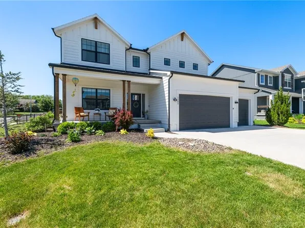 1505 SW Georgetown Dr, Lees Summit, MO 64082