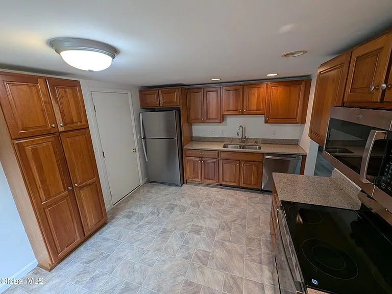 63 Thimbleberry Rd — Photo 4